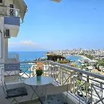 Apartmemt With Sea View 303 アパート *