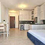 Apartmemt With Sea View 303 *