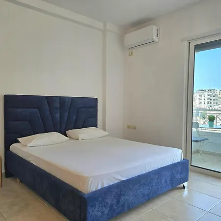 Apartmemt With Sea View 303 アパート